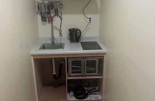 Edmonds Apartment | Cozy 1-bedroom apartment in nice Edmonds with AC and heat