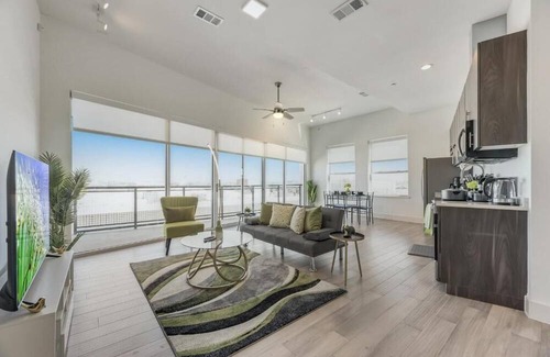 Cedars Apartment | Modern Cityviews I Gym I Free Parking