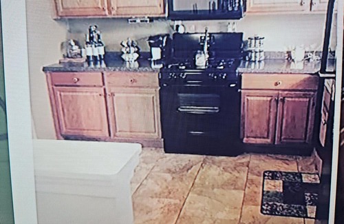 Austintown House | Charming 3-bedroom house with AC in Austintown. Smaller dogs are welcome.