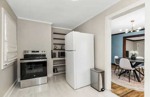 South Kansas City House | Cozy 2BR Near Hospitals, UMKC, Brookside, & Plaza