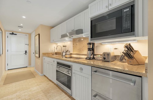 Kahuku Villa | Villa 305-306 OceanView Turtle Bay Beachfront