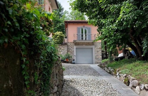 Casalzuigno Cottage | Rustico Boltini, Lago Maggiore NEW stylishly furnished quiet at the edge of the forest
