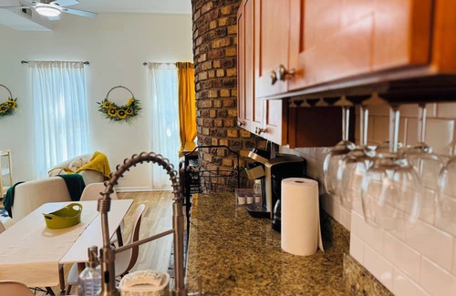 Sheffield and DePaul Apartment | Fabulous 2-bedroom apartment with AC in Chicago