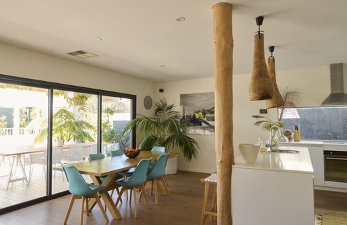 North Coogee House | Casa de Praia - Coastal Luxury in North Coogee