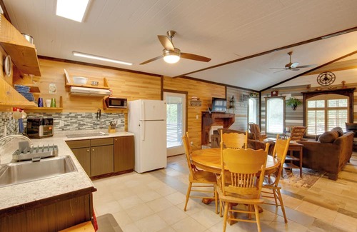 Lake Lafayette Cabin | Steps to Lake: Peaceful Cabin Escape in Odessa
