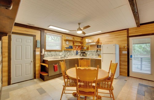 Lake Lafayette Cabin | Steps to Lake: Peaceful Cabin Escape in Odessa