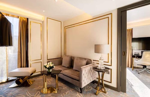Portsoken Hotel | Botolph Corner Suite at Hotel Saint—Near Tower Bridge and the British Museum