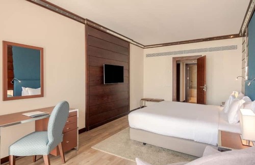 Santiago Hotel | Sesimbra Oceanfront Hotel | Ocean View Suite | Indoor & Outdoor Pools