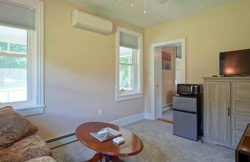Still Pond Apartment | Beachcomber Suite