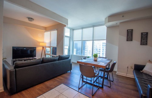 Civic Core Apartment | Heart of Gaslamp w/Pool & FREE PKG