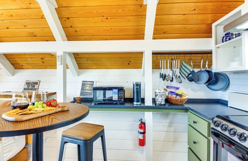 Newport Apartment | Steps to Sacheen Lake: Cute Studio Cabin w/Deck