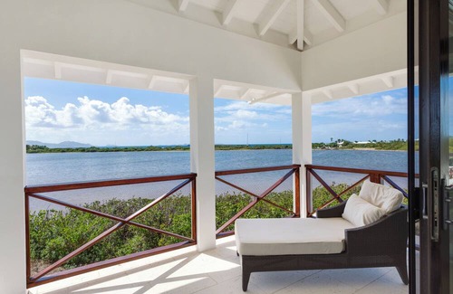 Rendezvous Bay Villa | Spacious 5-Bedroom Villa, Walk to Rendezvous Bay Beach
