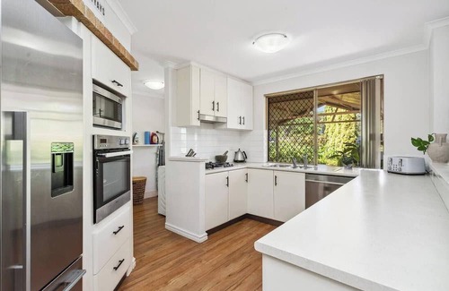 Silver Sands House | This house is a 4 bedroom(s), 2 bathrooms, located in Silver Sands, WA.