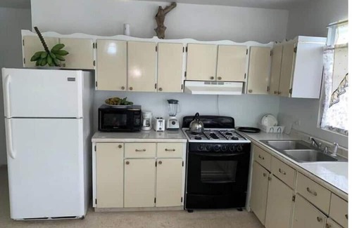 Anasco Apartment | Elena's WhiteHouse #4 Anasco PR