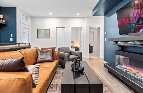 Burke Mountain Condo | 2 Bedroom Suite with Oled TV