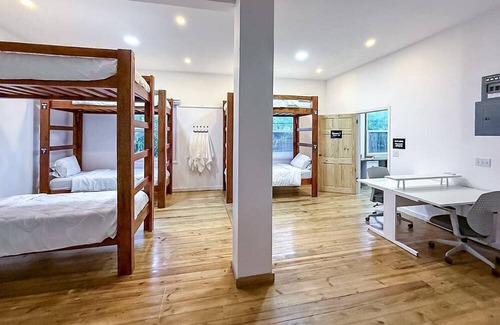 Crawfish Rock Hotel | 1 Bed in a Shared Room in Beta Hostel (1)