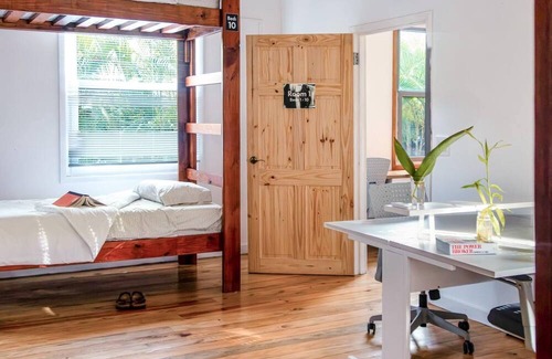 Crawfish Rock Hotel | 1 Bed in a Shared Room in Beta Hostel (1)