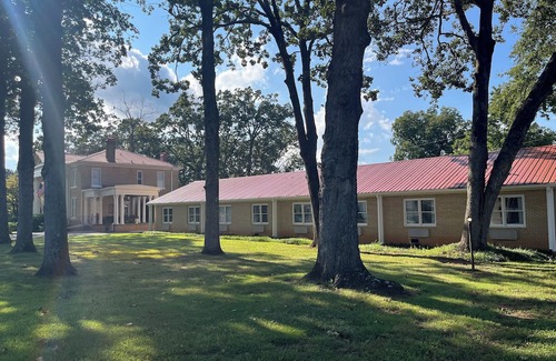 Lavonia Apartment | The Inn at Southern Oaks located in Historic Lavonia, GA, close to Lake Hartwell
