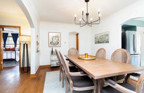 Winterset House | The Little Brick House - Walkable to the Square Dining & Shopping