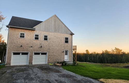 Becket House | Secluded Sophistication in the Berkshires - 40 Acres of Quiet Luxury in Becket.
