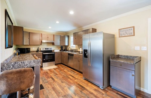 Shannon House | Comfortable 3BR Retreat | Near Downtown Birmingham