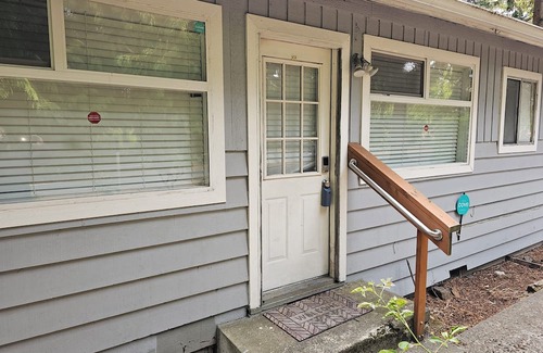 Silver Lake House | Wonderful 2-bedroom house in Everett