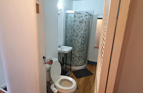 Peterborough Apartment | Cozy Single Bedroom