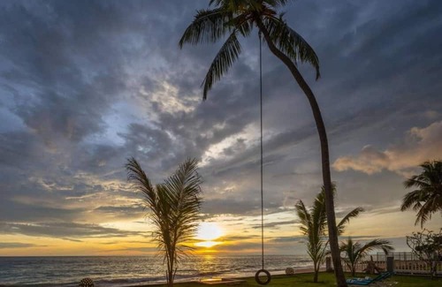 Hikkaduwa Villa | 3-bedroom Luxurious beachfront villa