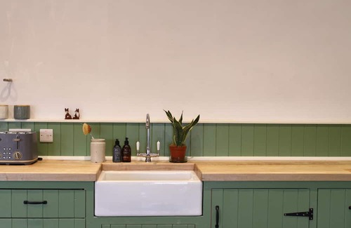 Newry House | Jackdaw Cottage, fully restored traditional Irish cottage