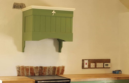 Newry House | Jackdaw Cottage, fully restored traditional Irish cottage