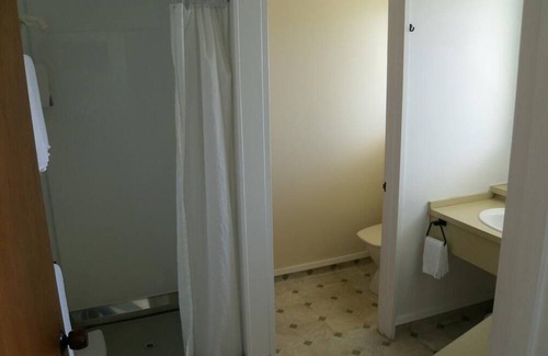 Napier Hotel | Napier Nest Motel: Family Suite with Parking
