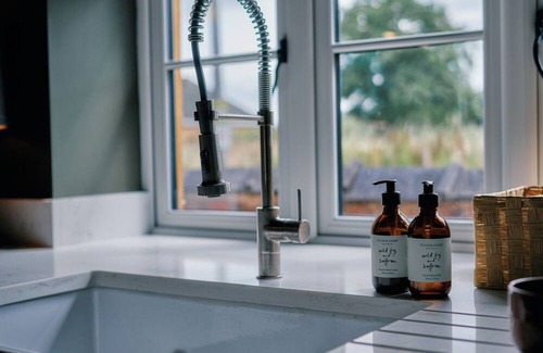 Tatton Park House | Landlords Cottage was once the village pub, now a characterful holiday retreat in the heart of Lower Withington, Cheshire.