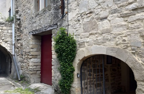Villemagne-l'Argentiere House | Gîte de la riviere, beautiful village house (with artist studio)