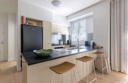 Bulimba Apartment | Bulimba Bliss | Elegant, Airy & Scenic Getaway