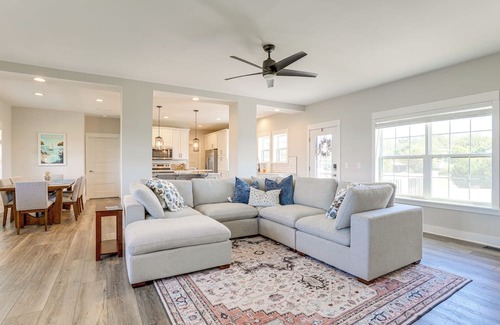 Livingston House | 5 Mi to Lake Anna State Park: Modern Family Home!