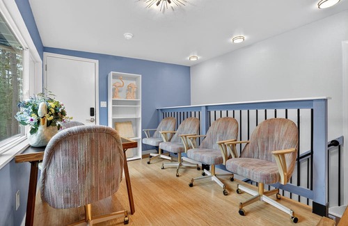 Pointblank House | NEW! Evergreen Estate with Rooftop Balcony & Games