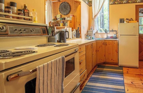Eagle Lake Cottage | Homewood Cottage - Three Bedroom Cottage, Sleeps 6
