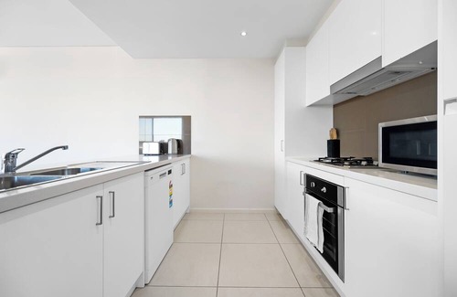 Liverpool Apartment | Enchanting 2-bedroom apartment with AC in lively Liverpool