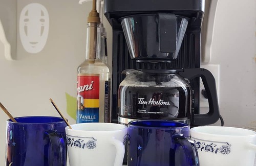Gimli House | Work & Play in Gimli – Office space, Fibre Internet, Full Kitchen, Lake Walks