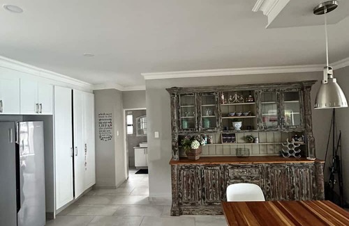 Reebok House | 4-bedroom Beachside house in Garden Route District