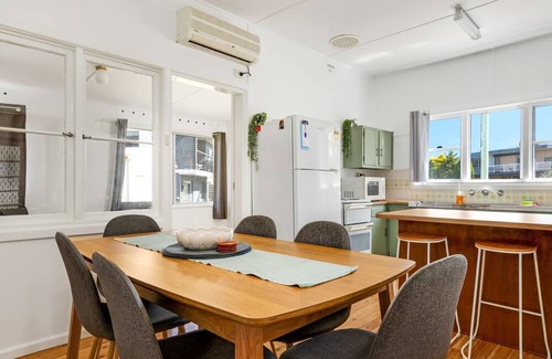 Batehaven House | Batehaven Coastal Home Near Corrigans Beach