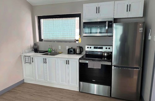 Harwood House | 2-bedroom Lake Front Cottage in Harwood, ON #1