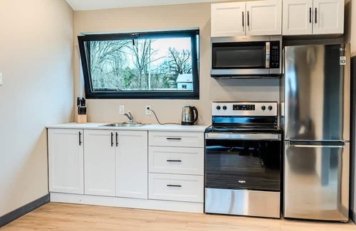Harwood Cabin | 2-bedroom Lake Front Cottage in Harwood, ON #5