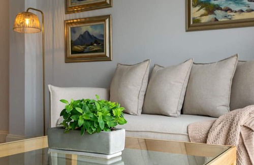 Observatory Apartment | Cozy Corner Apartment