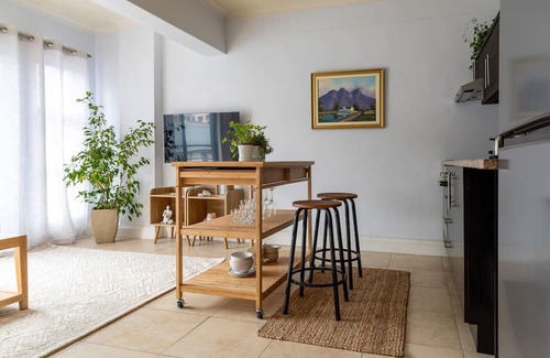 Observatory Apartment | Cozy Corner Apartment