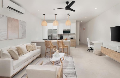 Halcyon Heights House | Azzurro 03 Summary: N