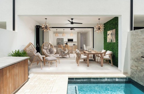 Halcyon Heights House | Azzurro 03 Summary: N
