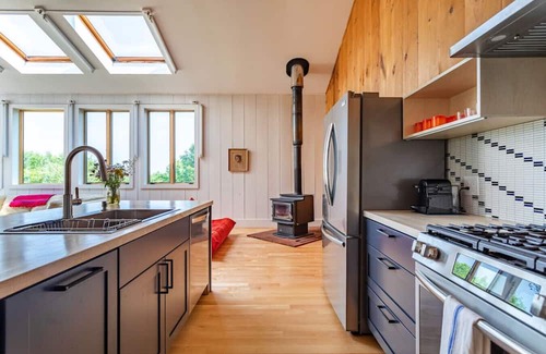 Old Chatham Apartment | Artists’ Hideaway in Old Chatham