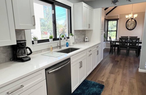 Lake Hopatcong House | Updated Waterfront. Pet friendly. Private cove. Close to restaurants and parks.