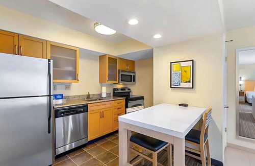 Sharonville Apartment | Fully Furnished Studio | Flexible Stays | All-Inclusive